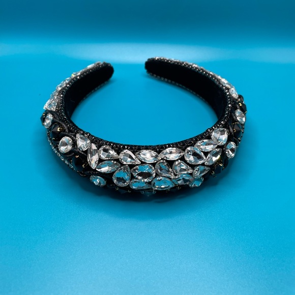 WATCH VIDEO: Beautiful Rhinestone Headband - Picture 1 of 5